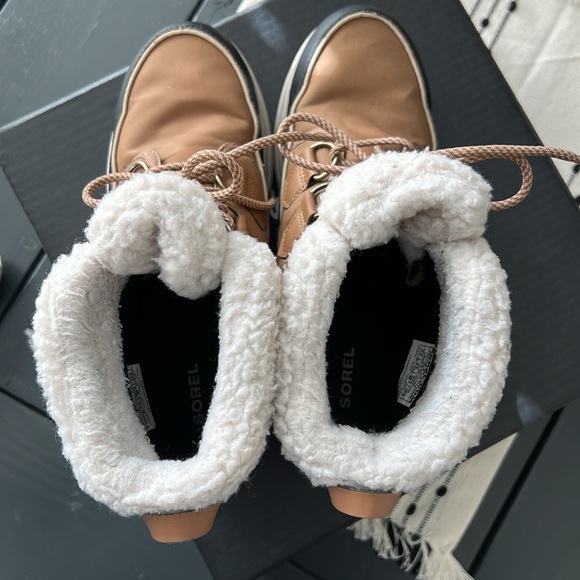 Sorel Tan Explorer Carnival Ankle High Boots - Picture 9 of 10